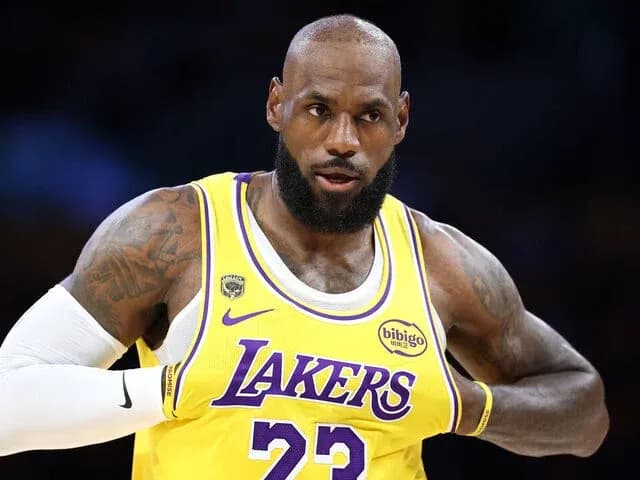 LeBron James in Lakers jersey during game