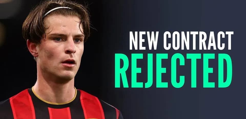 Futbolchi AFC Bournemouth formasida, shartnoma rad etilgan