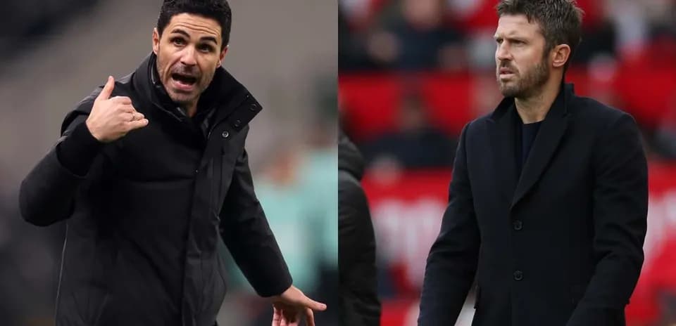 Two football managers giving instructions during match