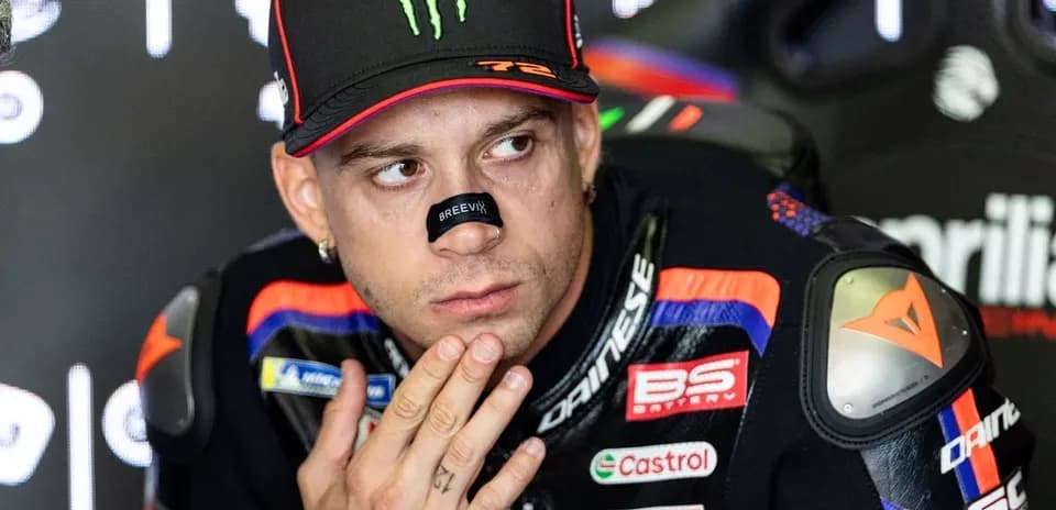 Rider with a nose strip during press conference