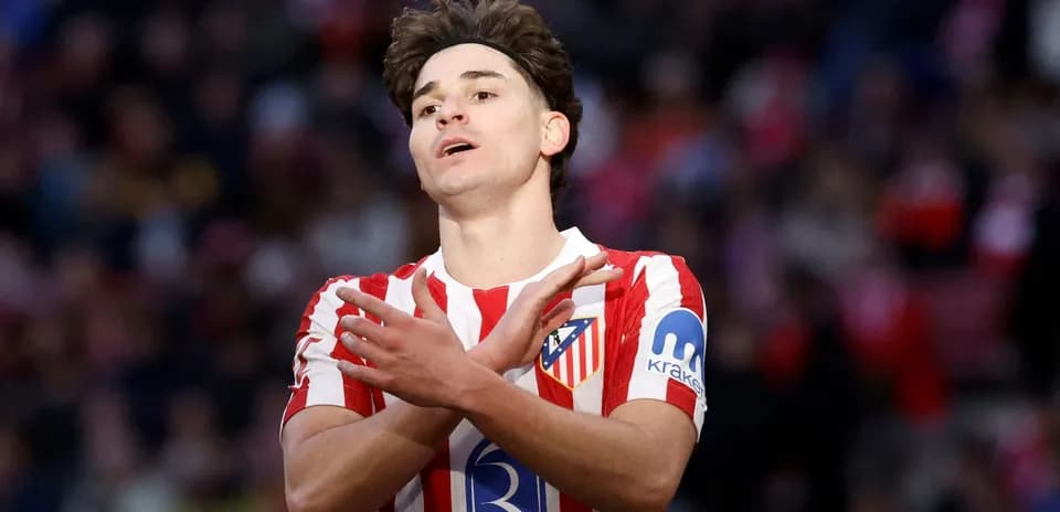 Futbolchi gol urish harakatida, Atlético Madrid formasi