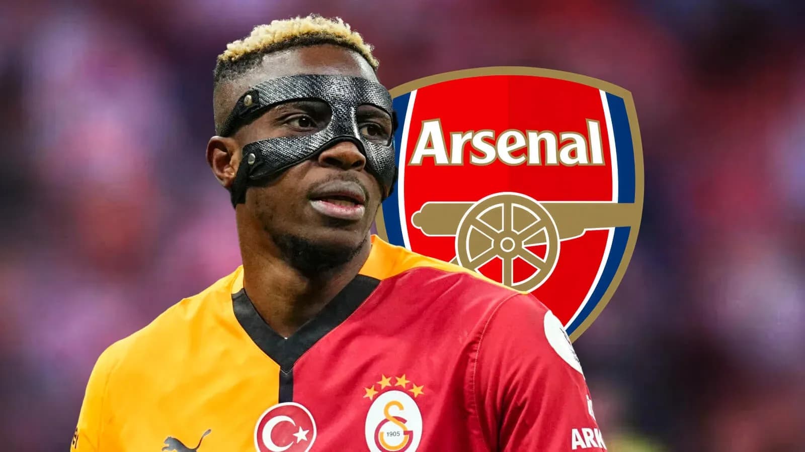Futbolchi Arsenal logosi bilan Galatasaray formasida