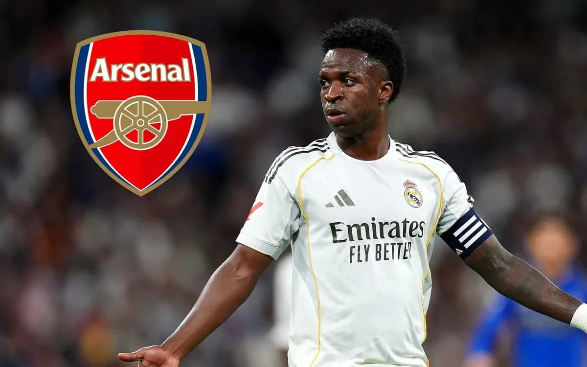Futbolchi maydonda harakatda, Real Madrid formasi kiygan