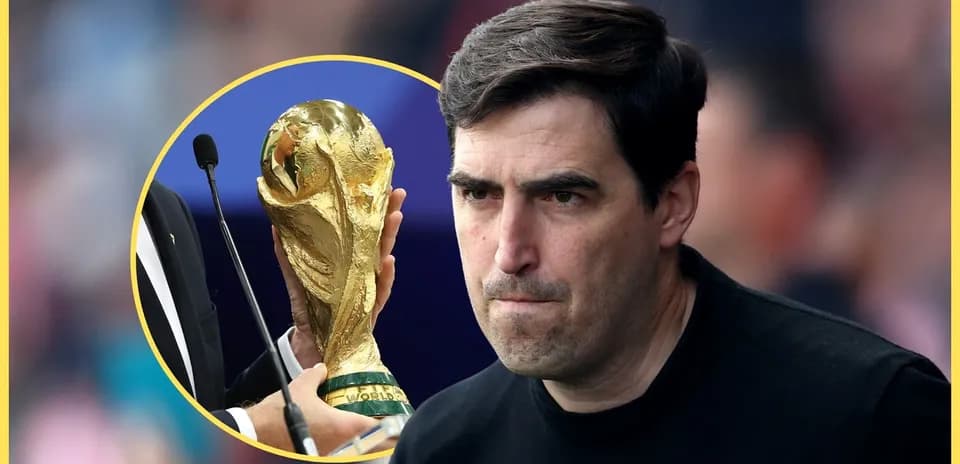Trener jahon chempionati kubogini ko'rib turibdi