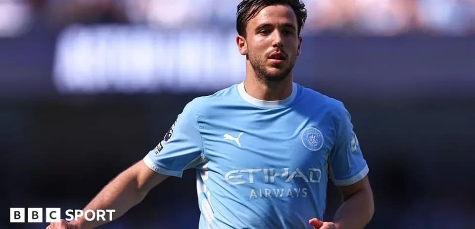 Futbolchi maydonda harakatda, Manchester City formasi