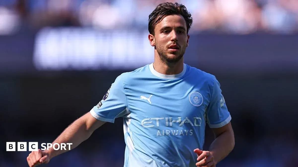 Futbolchi maydonda harakatda, Manchester City formasi