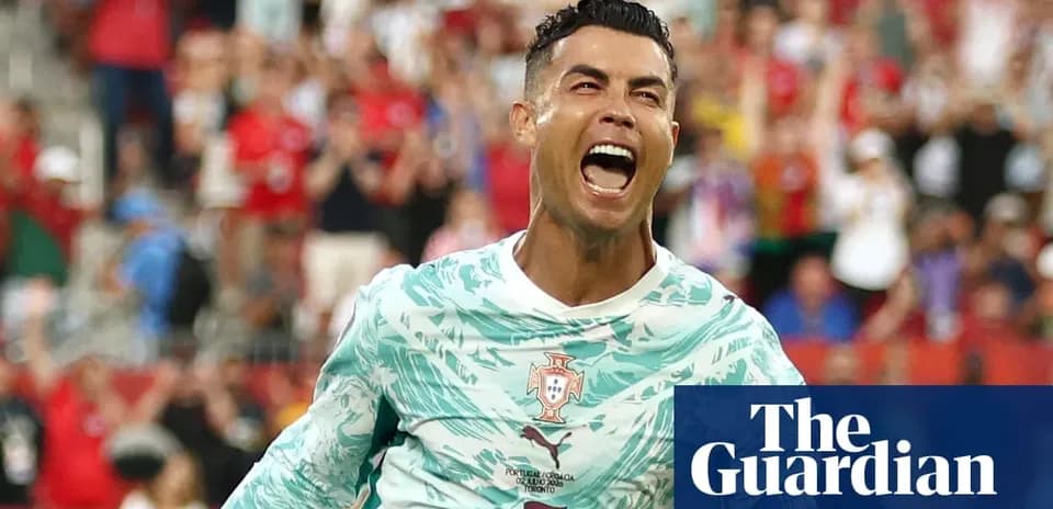Futbolchi goli bilan nishonlayotgan Cristiano Ronaldo