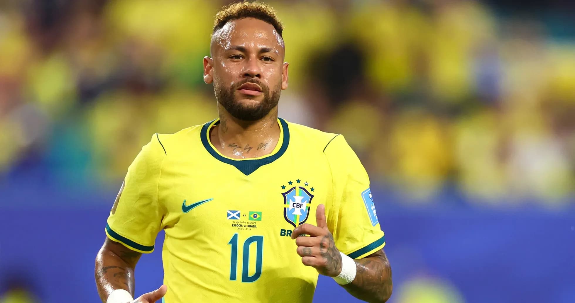 Futbolchi Neymar Braziliya formasida maydonda