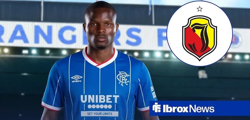 Futbolchi Rangers formasida, Ibrox stadionida