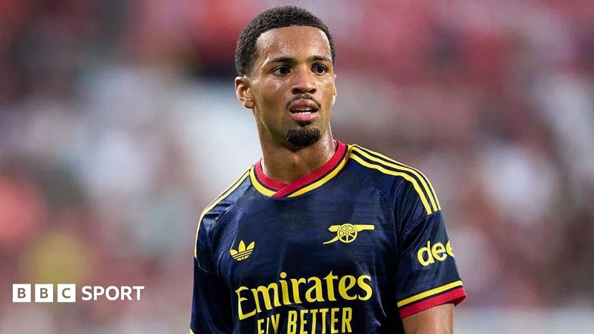 Futbolchi maydonda Arsenal formasi bilan