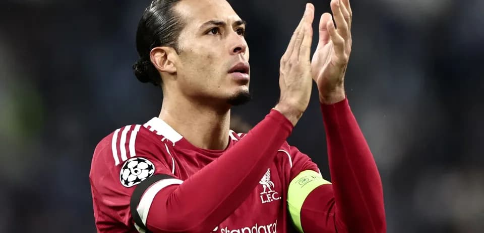 Futbolchi jamoani qo'llab-quvvatlayapti