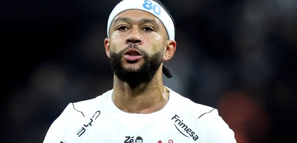 Futbolchi o'yin paytida raqami 80 bilan