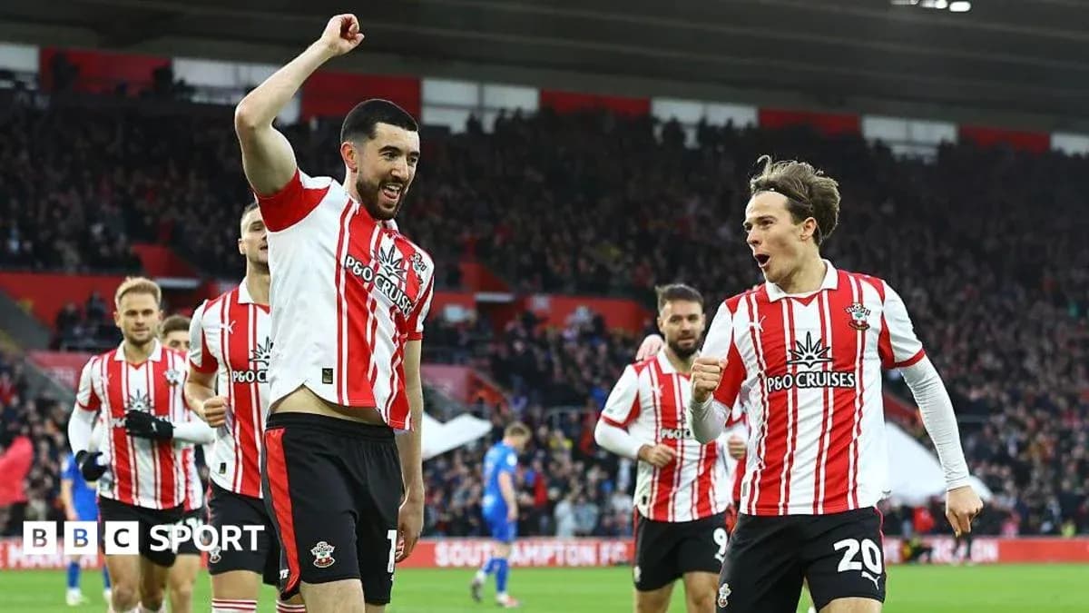Southampton players celebrating a goal at St Mary's
