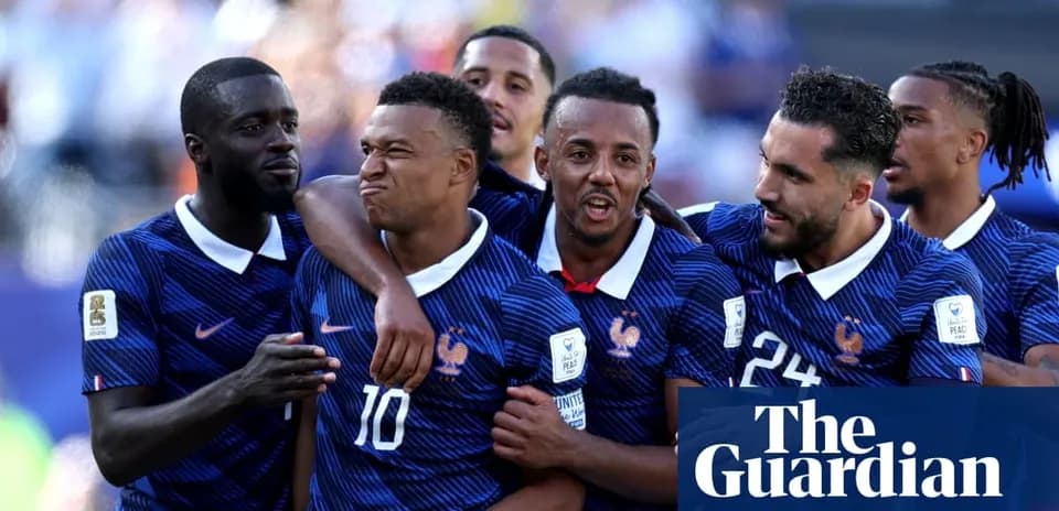 Fransiya futbolchilarining quvonchli birlashuvi