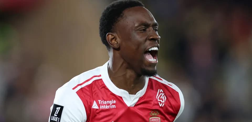 Futbolchi g'alaba qozonganda baxtiyor baqiradi