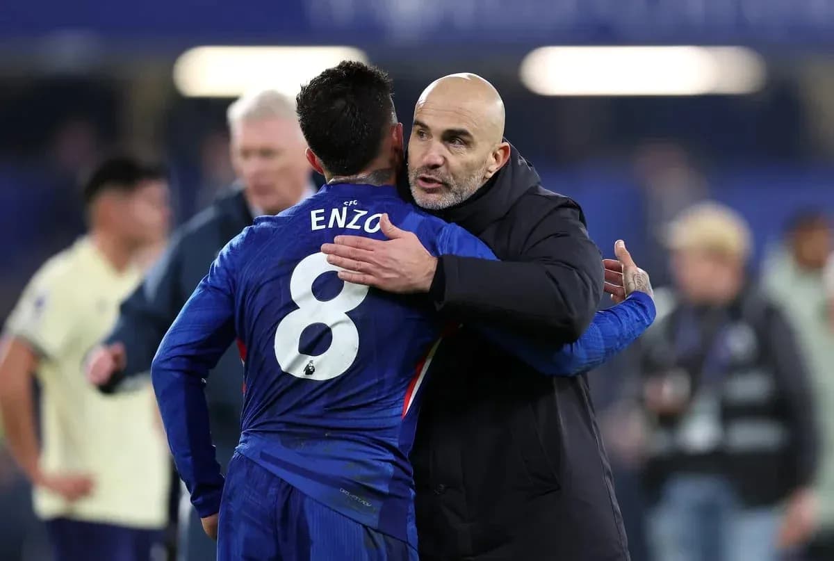 Enzo hugging coach after match at stadium