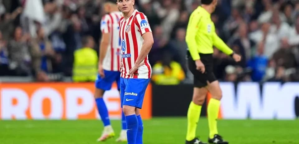Atletiko Madrid futbolchisi maydonda to'xtab qolgan