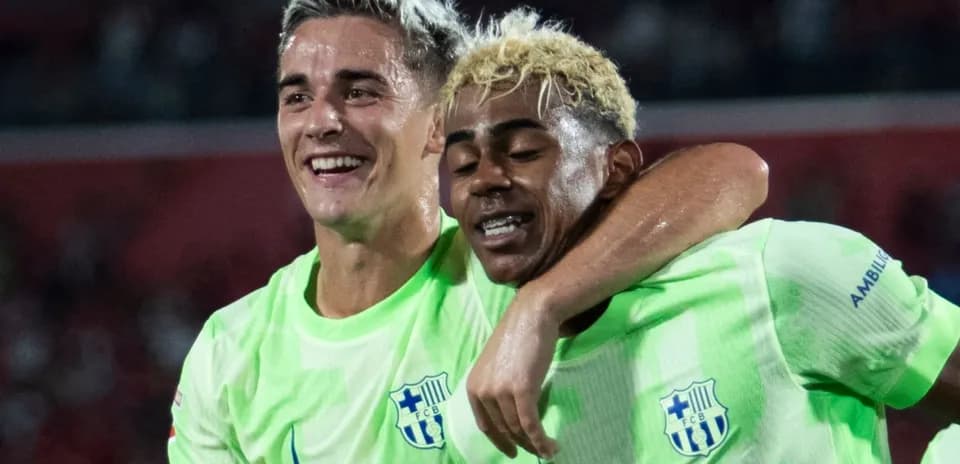Ikkita futbolchi g'alaba nishonlayapti