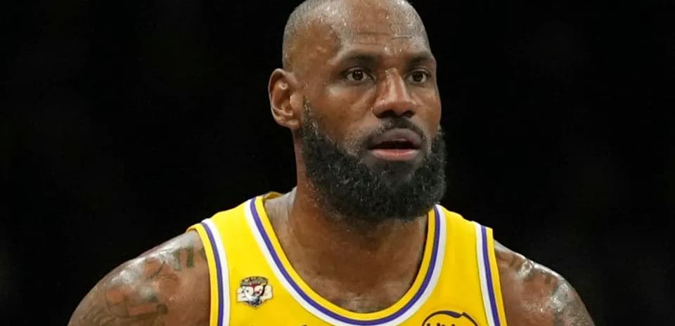 LeBron James in Lakers uniform during game