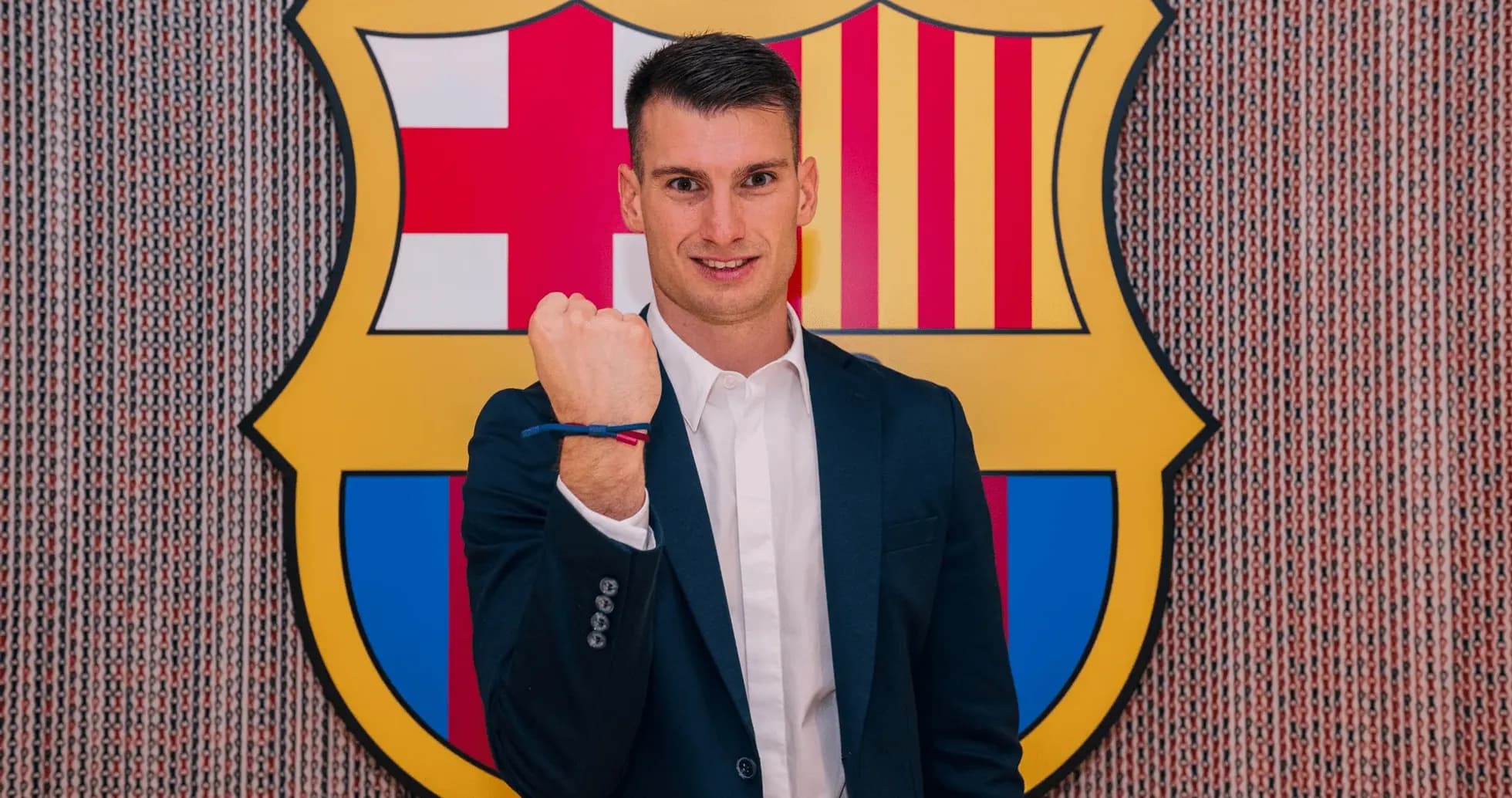 Yoshinori Muto signing with FC Barcelona