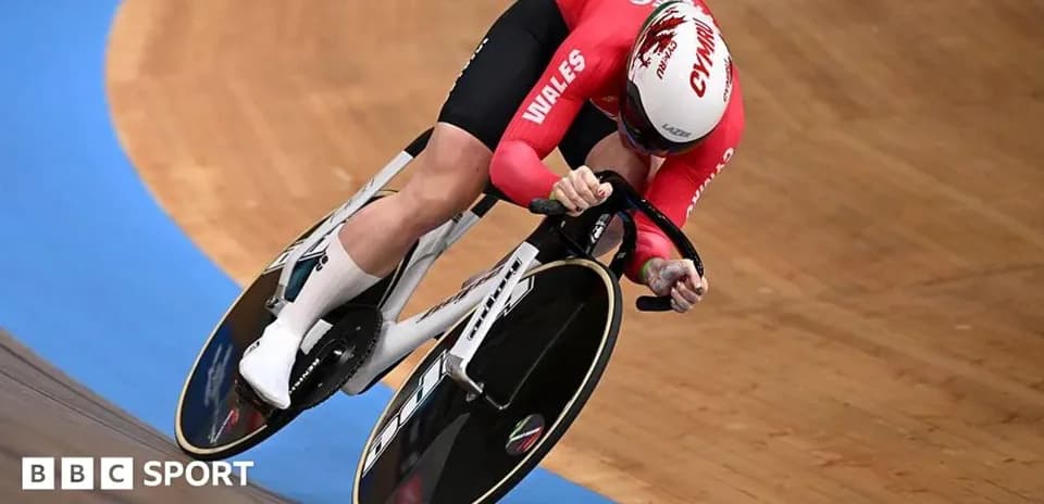 Velosipedchi trassada burilishda