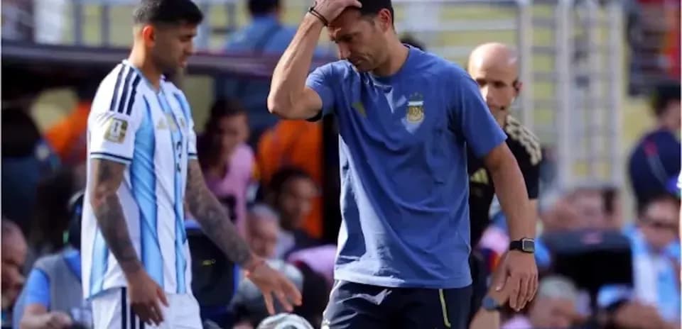 Argentina coach and player during a match moment