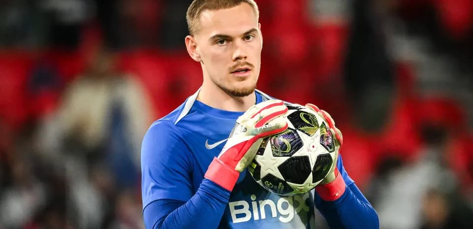Goalkeeper holding ball before the match