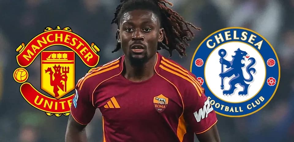 Futbolchi Roma formasi bilan maydonda harakatda