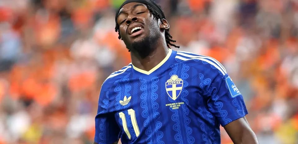 Futbolchi o'yinida g'alaba qozonish uchun harakatda