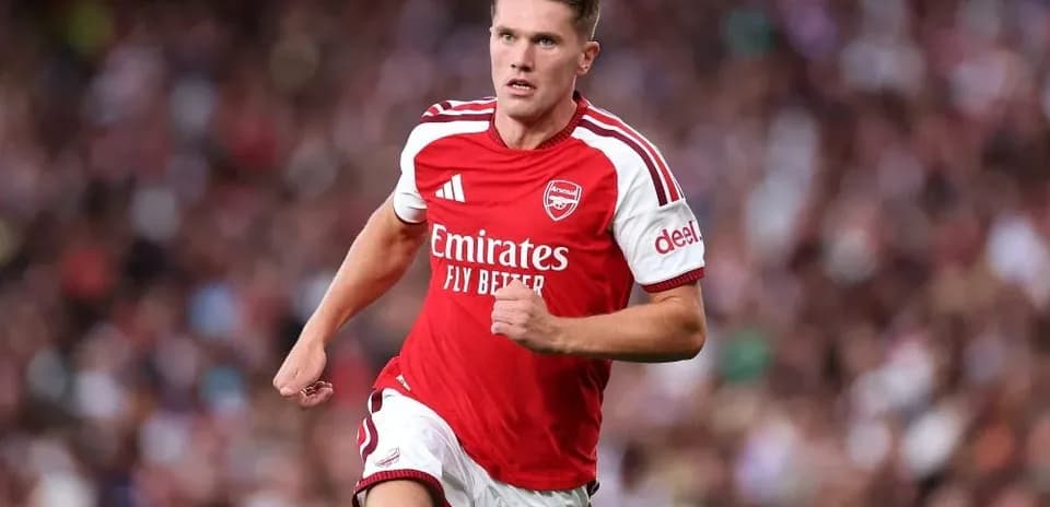 Futbolchi maydonda harakatda, Arsenal formasida