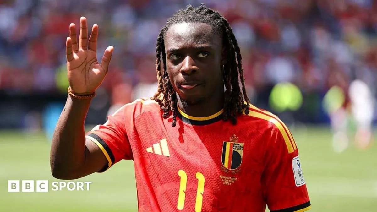 Futbolchi Belgiya terma jamoasi formasi bilan sahnada
