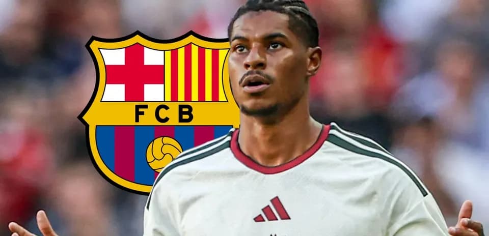 Futbolchi o'yinida ko'rsatmalar berayotgan o'yinchi