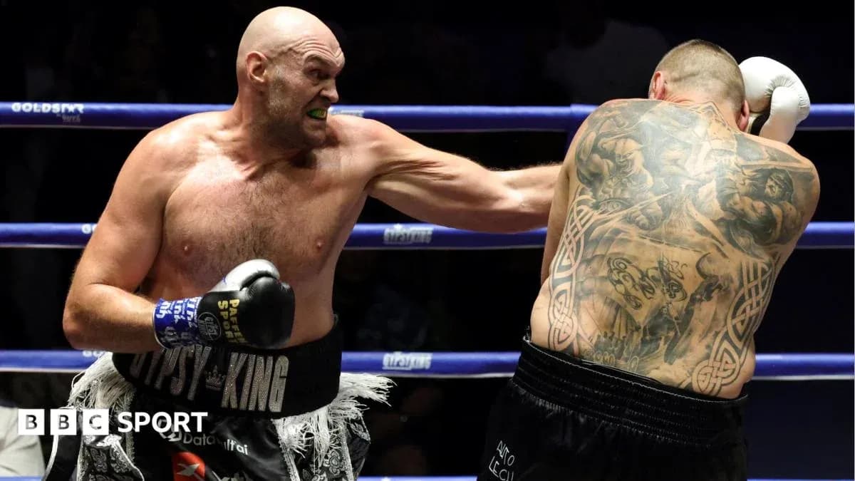 Bokschi ringida zarba berayotgan Tyson Fury Bokschi ringida zarba berayotgan Tyson Fury