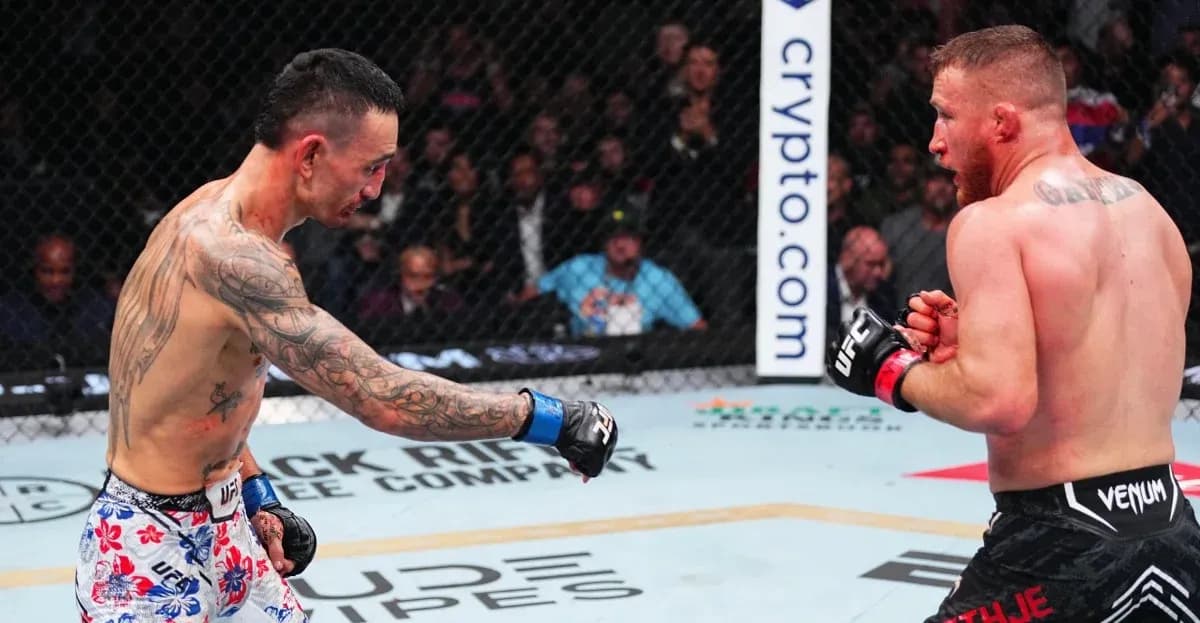 Max Holloway and Justin Gaethje in UFC fight