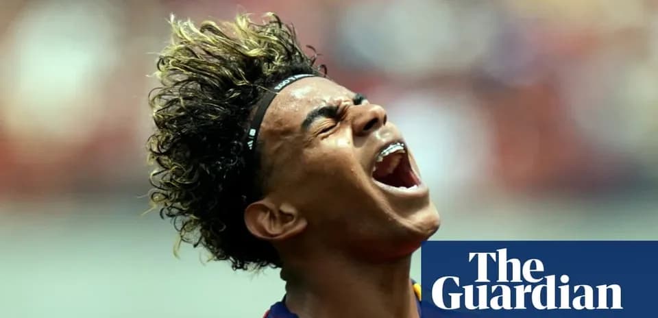 Futbolchi g'alaba qozonishidan xursand bo'lgan