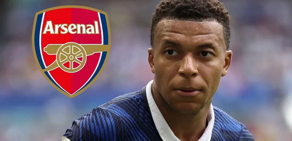 Futbolchi Kylian Mbappé Arsenal logosi bilan