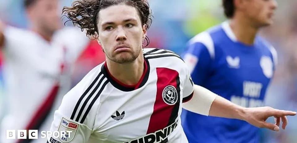 Futbolchi goli nishonlayotgan payt
