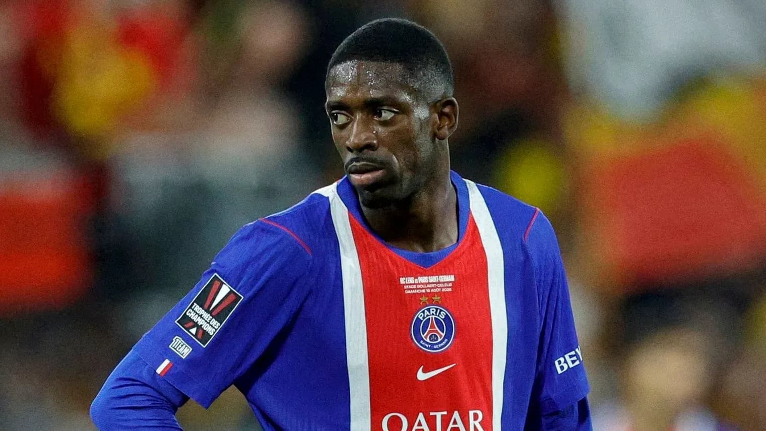 Futbolchi PSG formasi bilan maydonda turibdi