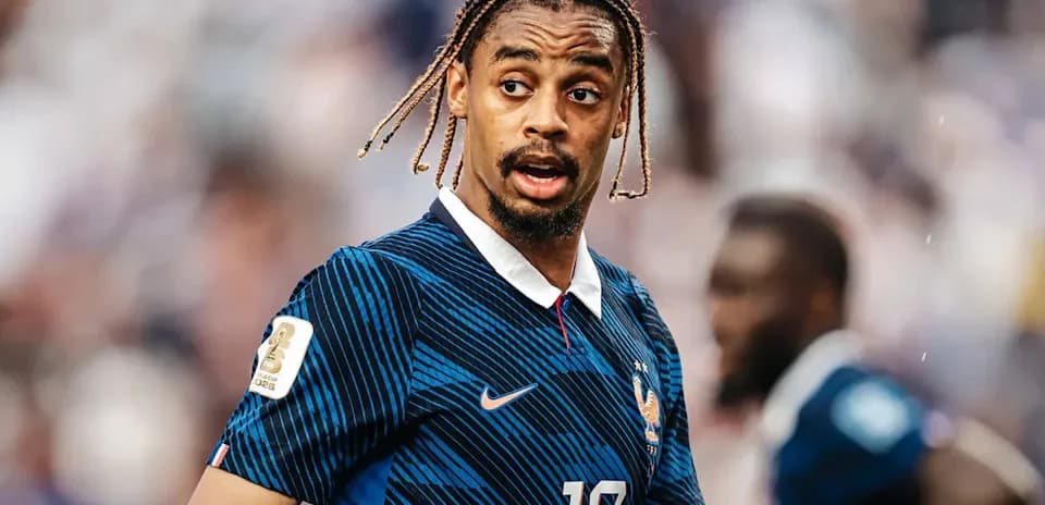 Futbolchi maydonda Frantsiya formasida