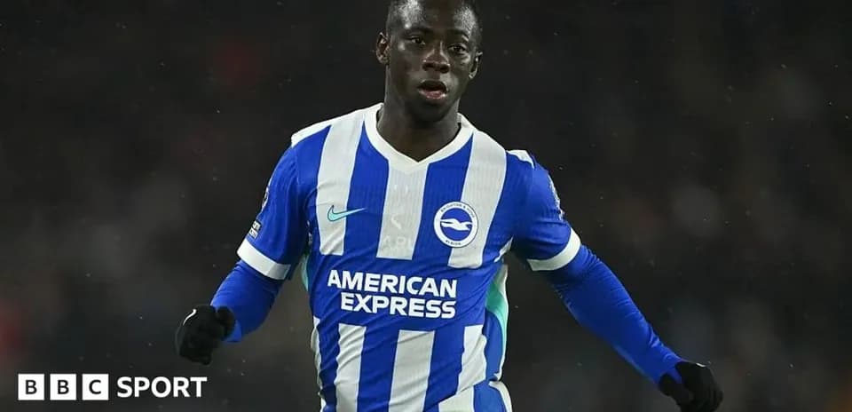 Futbolchi Brighton formasi bilan harakatda