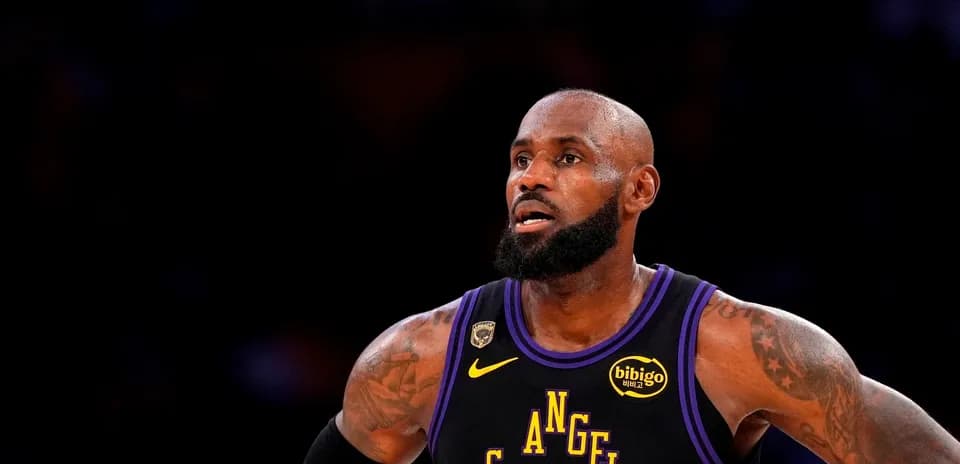Basketball player wearing Los Angeles Lakers jersey