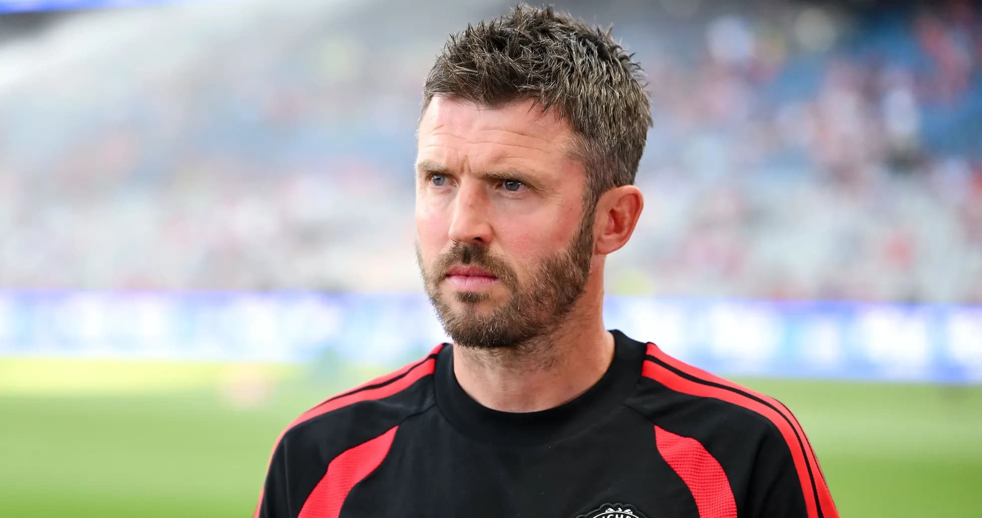 Futbolchi Manchester United formasida maydonda