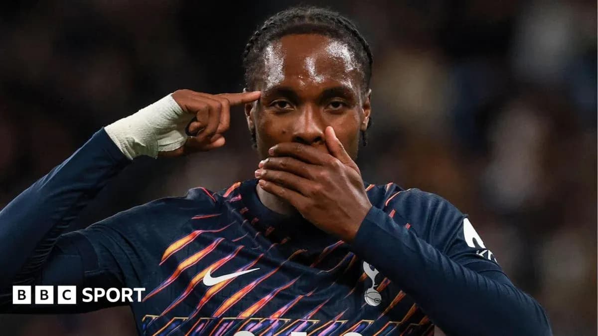 Futbolchi gol urganidan keyin xushxabar bermoqda