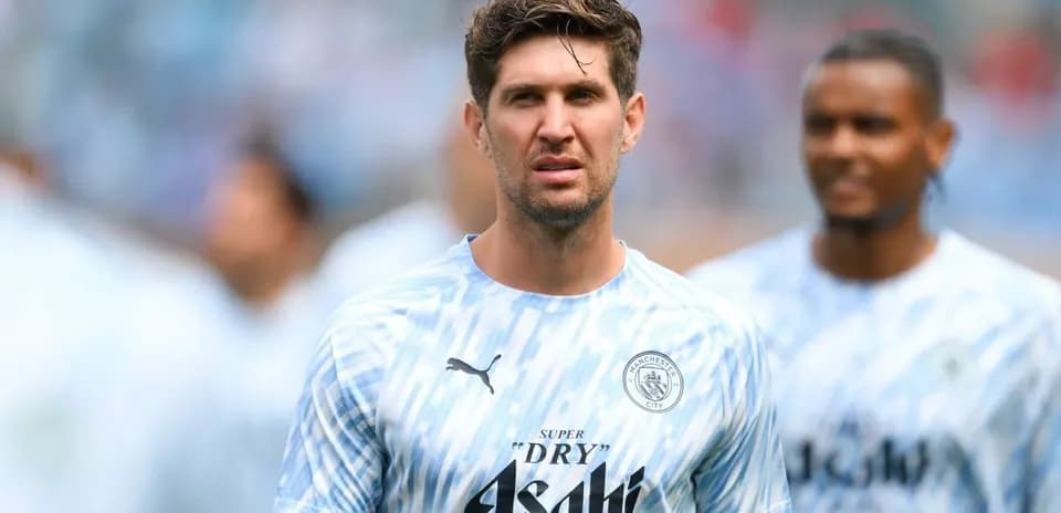 Futbolchi mashg'ulotida, Manchester City formasi kiygan