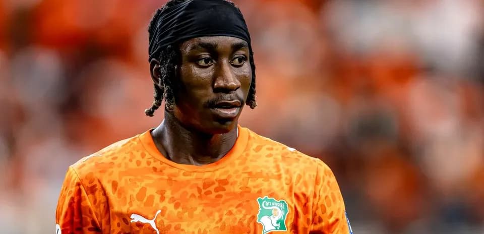 Futbolchi Cote d'Ivoire formasi bilan maydonda