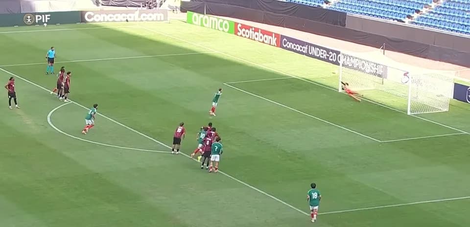 Penalty kick taken during CONCACAF U-20 Championship