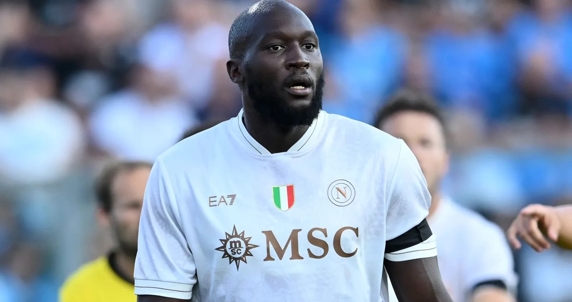 Futbolchi maydonda o'yin davomida Futbolchi maydonda o'yin davomida