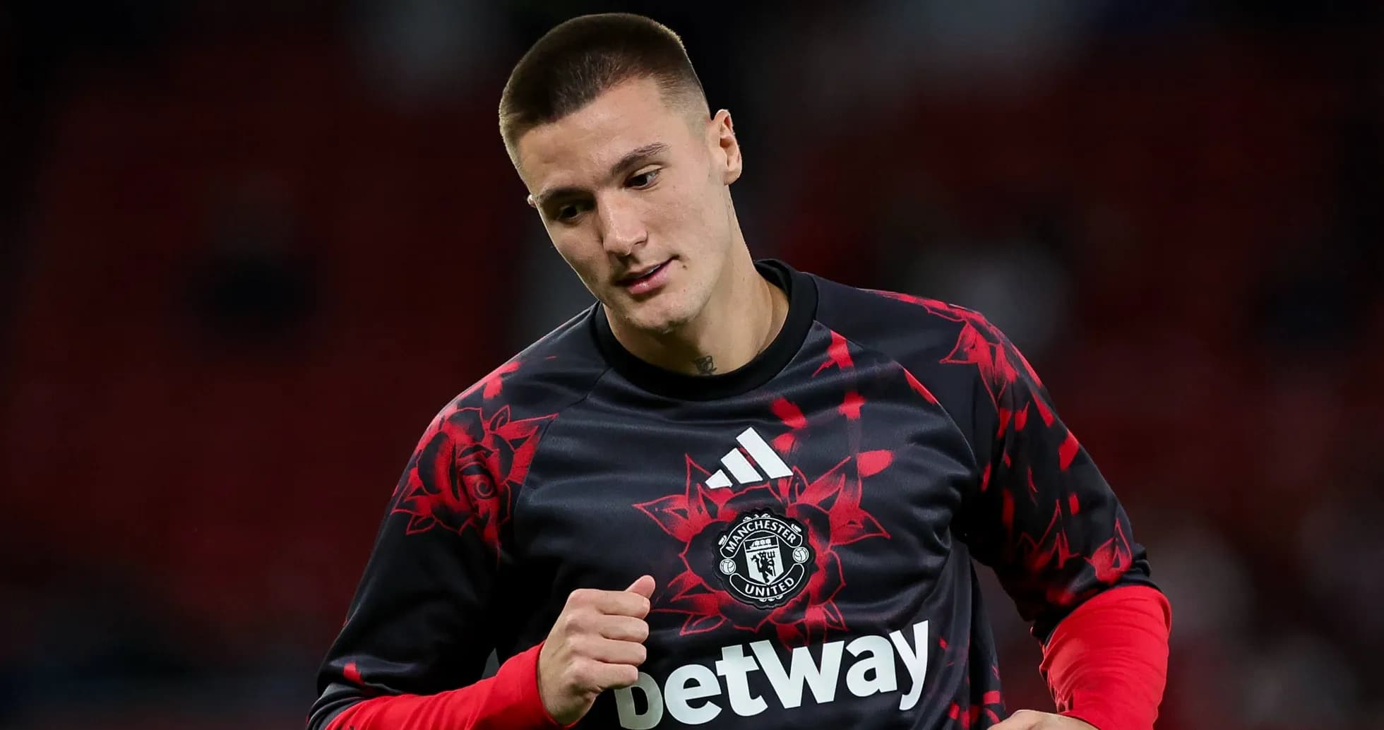 Futbolchi maydonda o'zini tayyorlayapti Futbolchi maydonda o'zini tayyorlayapti
