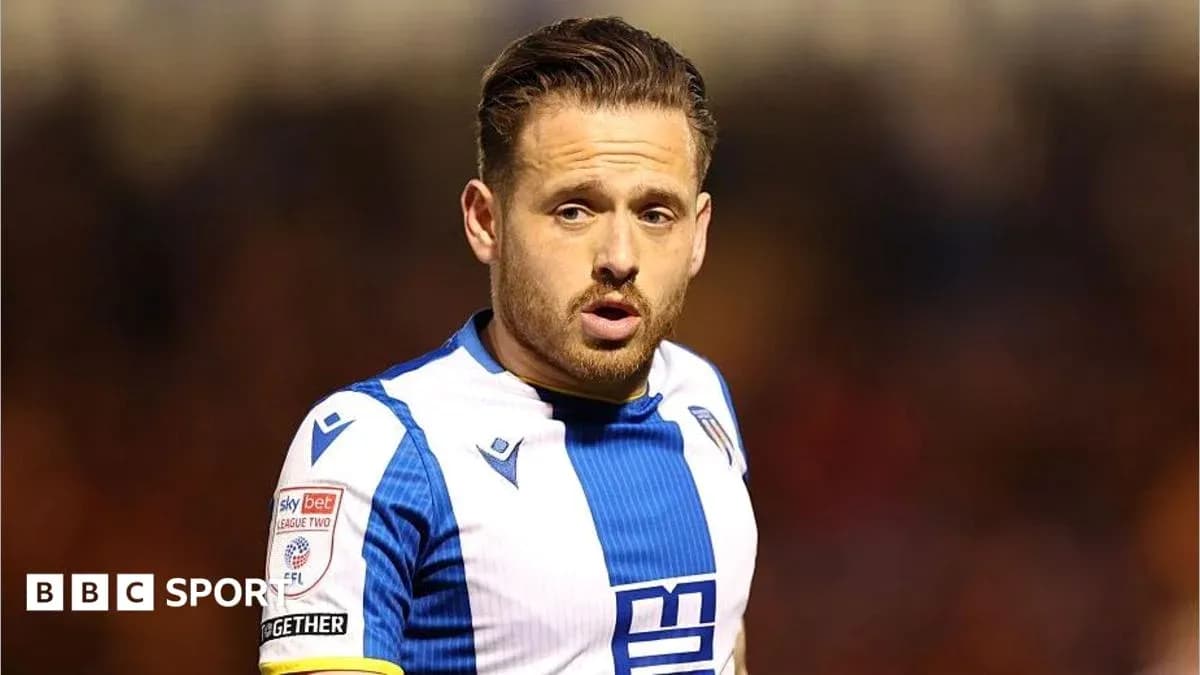 Futbolchi o'yin maydonida harakatda Futbolchi o'yin maydonida harakatda