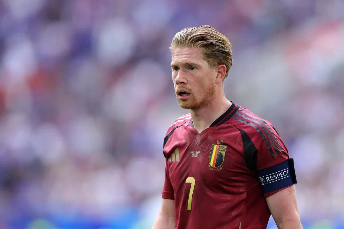 Futbolchi maydonda Belgiya formasi bilan Futbolchi maydonda Belgiya formasi bilan